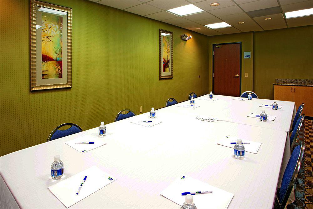 Holiday Inn Express Hotel & Suites Thornburg-S. Fredericksburg By Ihg Facilidades foto