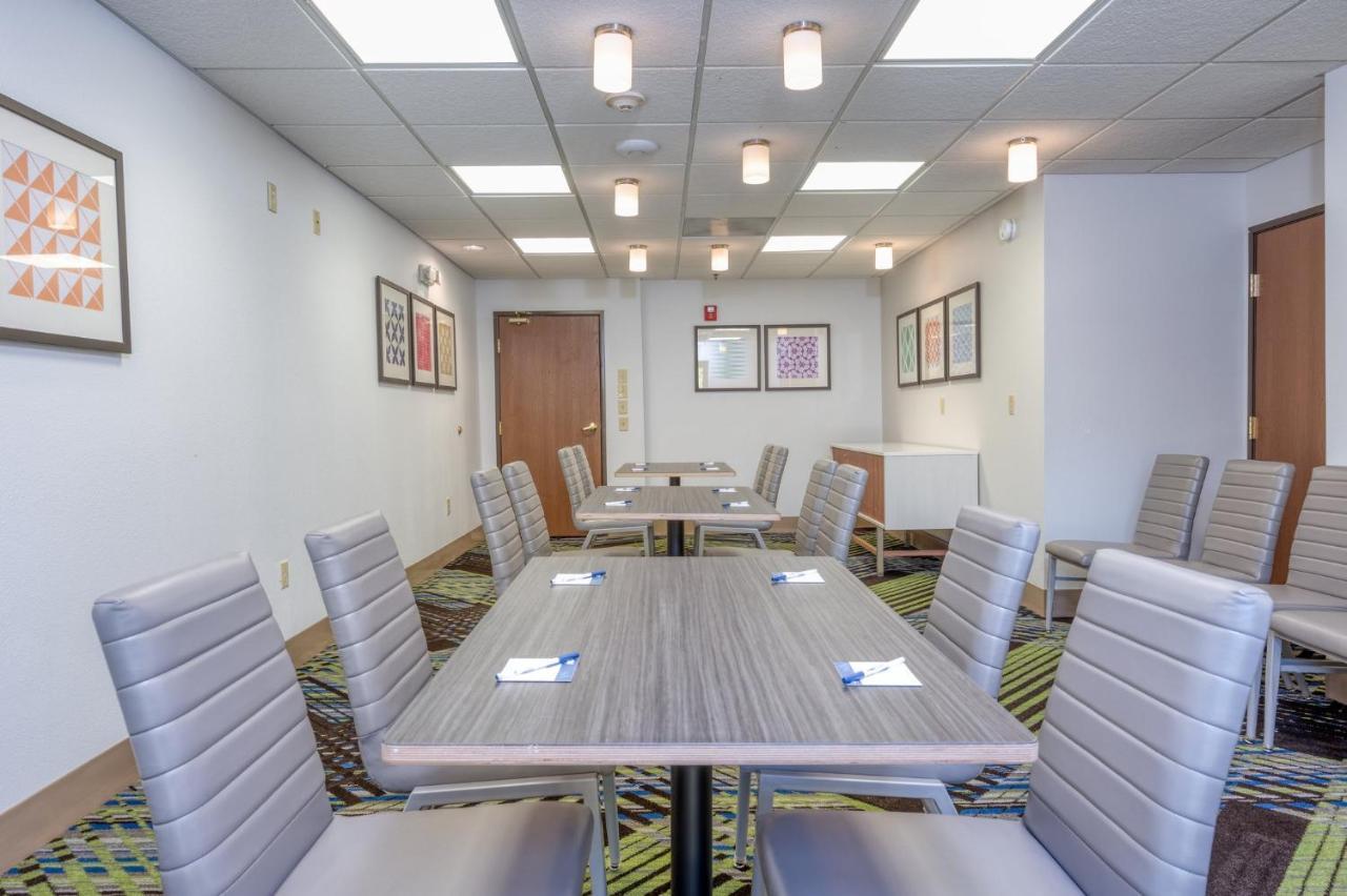 Holiday Inn Express Hotel & Suites Thornburg-S. Fredericksburg By Ihg Exterior foto