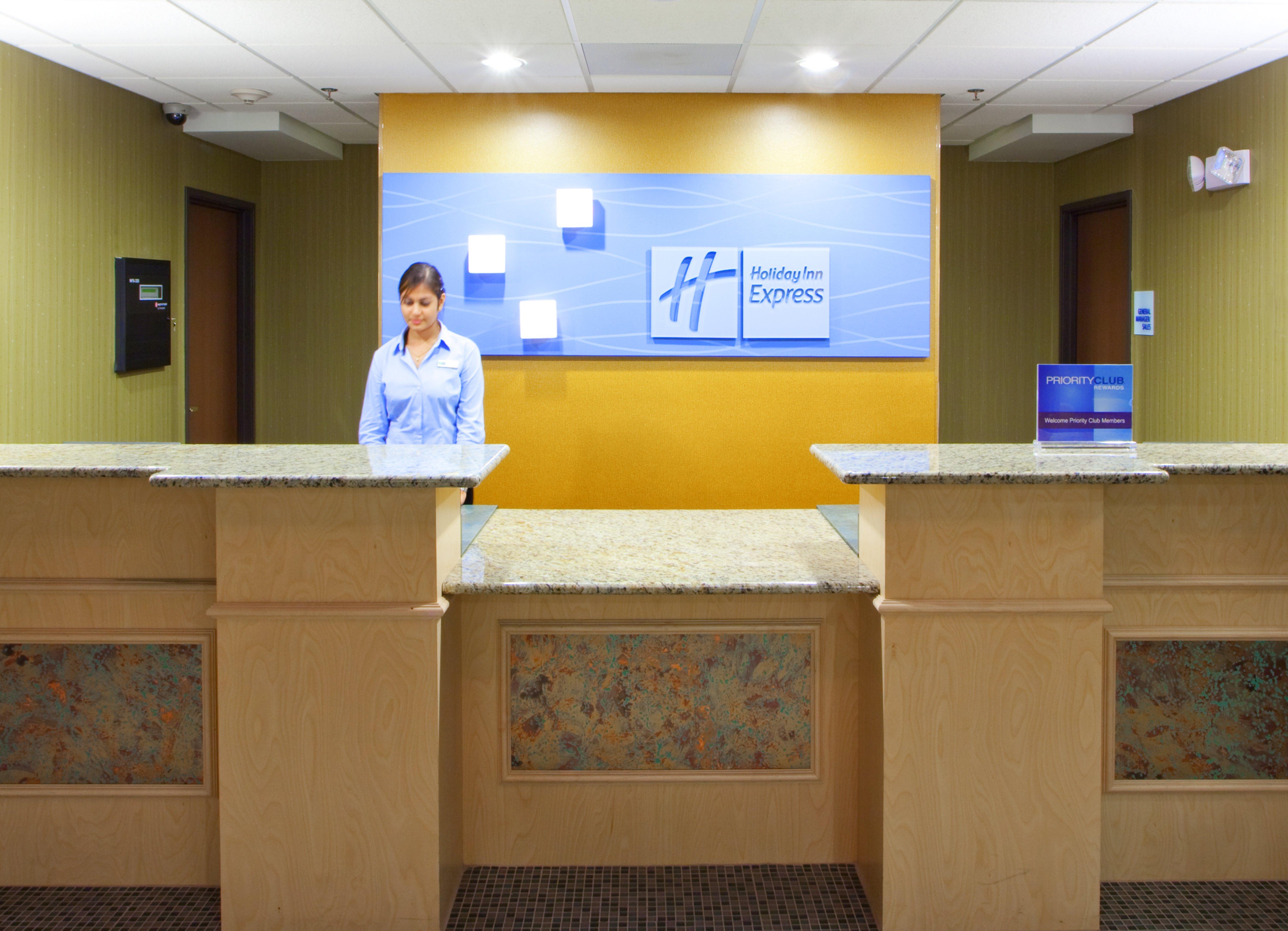 Holiday Inn Express Hotel & Suites Thornburg-S. Fredericksburg By Ihg Exterior foto